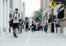 Dan bez automobila: Da li ste i vi danas prošetali do posla? pedestrians-918471_1920