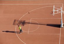 Obnovljeno školsko igralište posle 40 godina Igalište za decu u školi