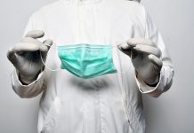 Obezbeđena zaštitna oprema za socijalne radnike u Srbiji Rukavice i zaštiutna maska