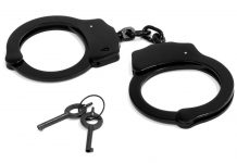 Četiri sudska izvršitelja puštena da se brane sa slobode Sudski izvršitelji oštetili poverioce