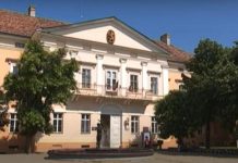 Sastanak predstavnika kikindske gradske vlasti sa direktorima ustanova kulture Ustanove kulture u Kikindi u vreme pandemije