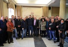 Gradonačelnik Kragujevca održao sastanak sa predstavnicima seoskih mesnih zajednica Gradonačelnik Kragujevca održao sastanak sa predstavnicima seoskih mesnih zajednica