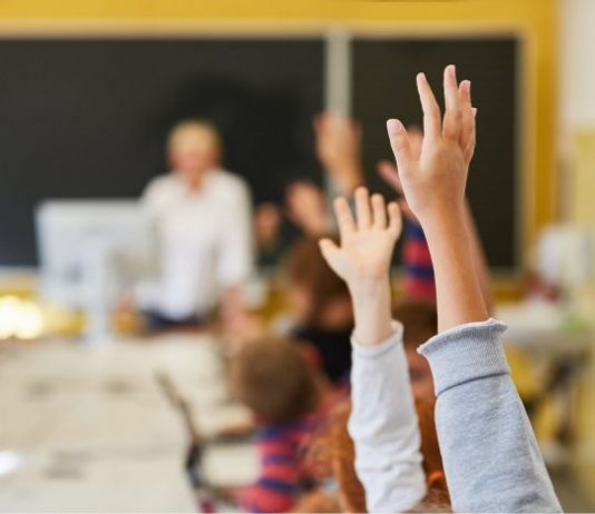 Đaci se danas vraćaju u klupe posle Sretenjskog raspusta