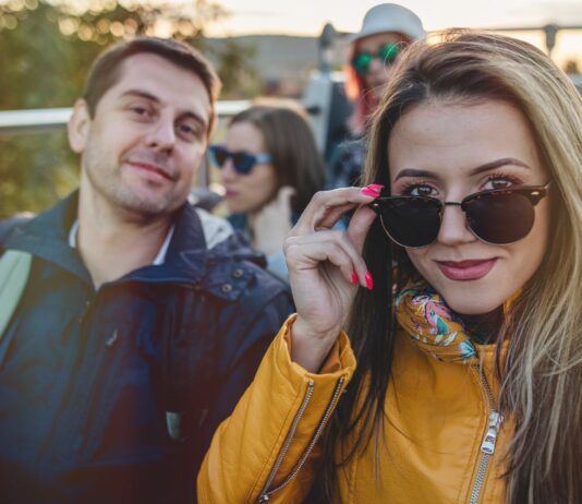Turistički vodiči u Srbiji dobijaju moderne dvojezične legitimacije