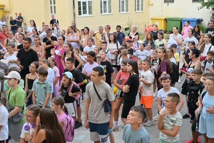 572725-mORE-OPSTINA-RUMA-CRVENI-KRST-(2)